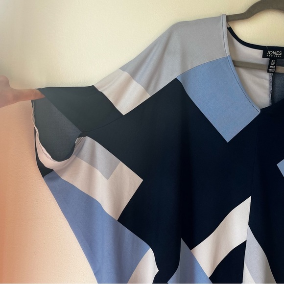 Jones New York Abstract Geo Print Blouse S Blue Black Cream Dolman Sleeve Top - Picture 4 of 10